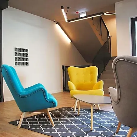 Lemon Plaza فندق بوزنان